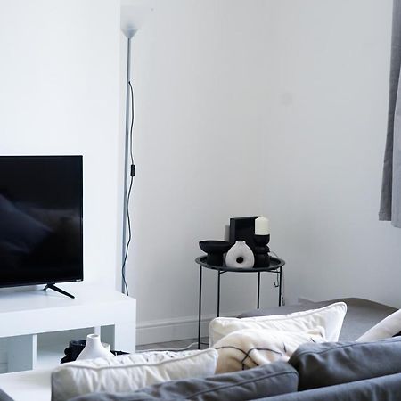 Brighton City Centre 2Br Apartment - Perfect For Contractors, Families & Groups - Free Parking & Walk To Beach エクステリア 写真
