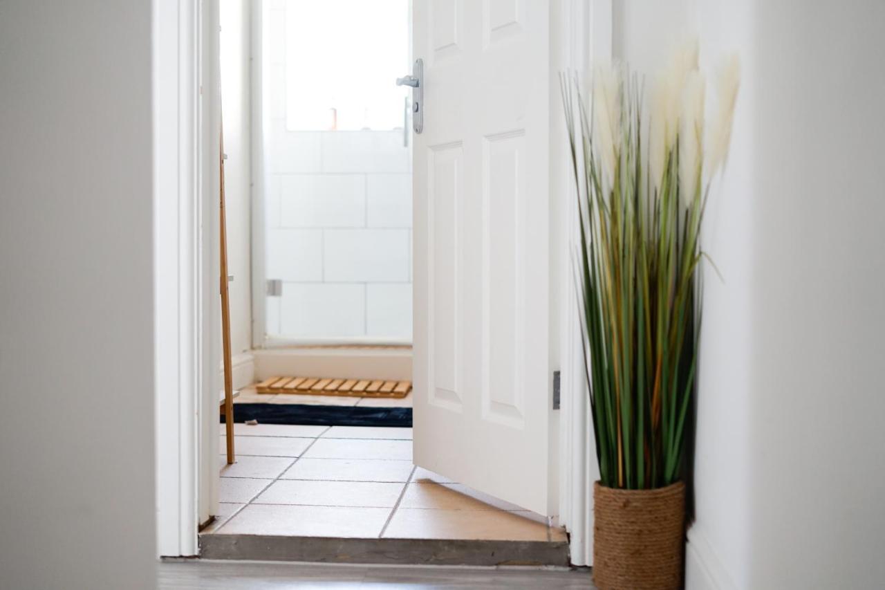 Brighton City Centre 2Br Apartment - Perfect For Contractors, Families & Groups - Free Parking & Walk To Beach エクステリア 写真