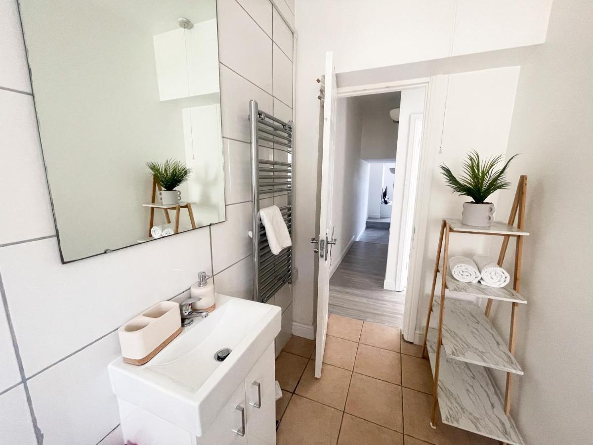 Brighton City Centre 2Br Apartment - Perfect For Contractors, Families & Groups - Free Parking & Walk To Beach エクステリア 写真